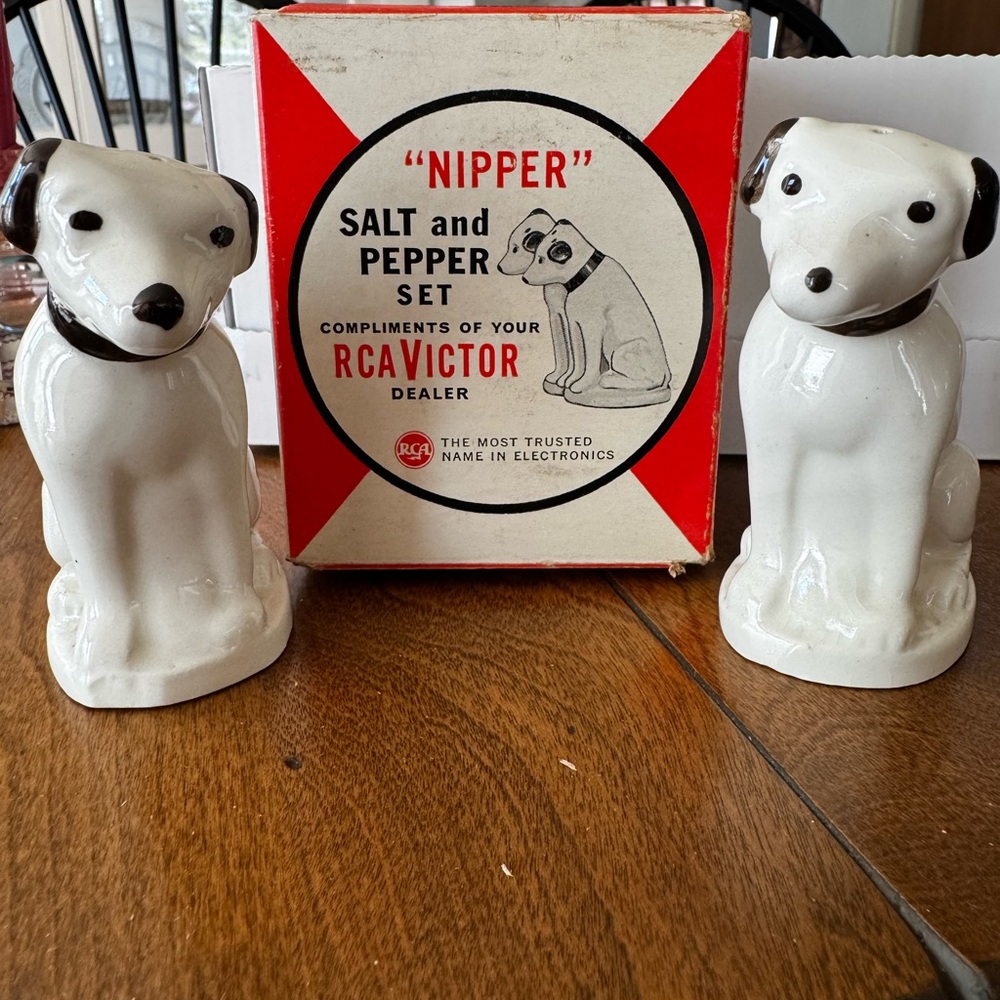 RCA Victor Nipper Dog Salt and Pepper Shakers with box